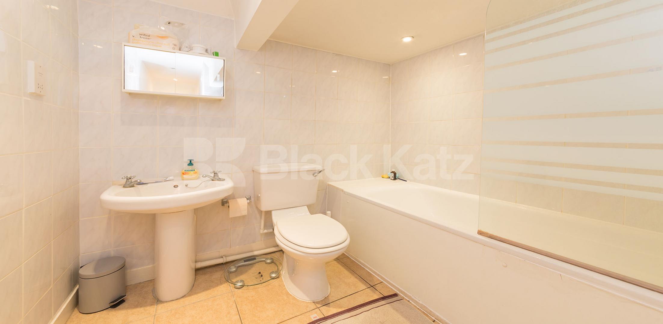 			NEW INSTRUCTION! AVAIL 6/4/19, 2 Bedroom, 1 bath, 1 reception Flat			 Strathray Gardens, SWISS COTTAGE